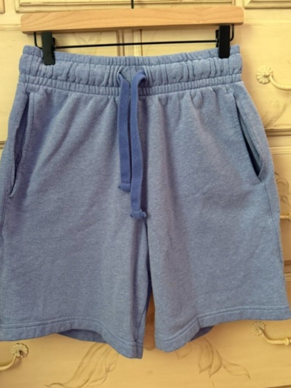 Hanes Unisex Heather Blue Sweat Shorts with Pockets- size large